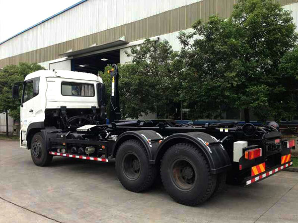 東風(fēng)天龍后雙橋16方鉤臂式垃圾車 東風(fēng)天龍后雙橋16方鉤臂式垃圾車