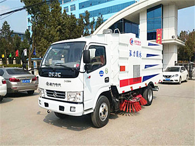 東風(fēng)多利卡D6掃路車