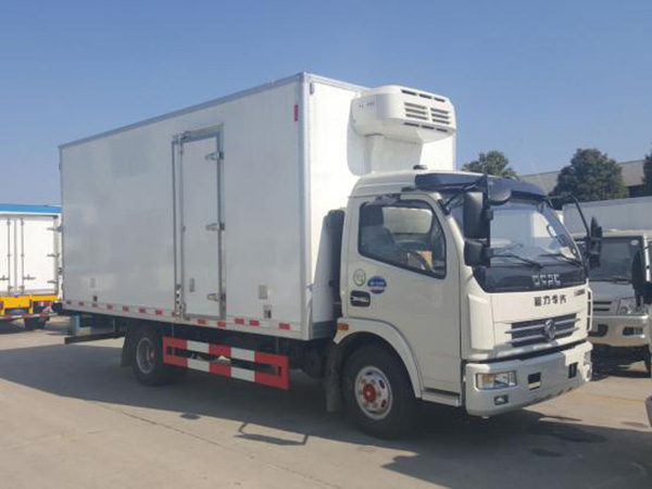 東風多利卡5米貨廂冷藏車 東風多利卡5米貨廂冷藏車