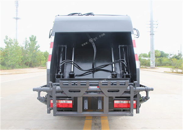 東風(fēng)小多利卡壓縮式垃圾車