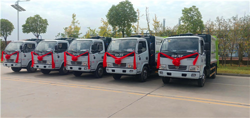 湖北程力汽車6臺5方壓縮垃圾車發(fā)往江西